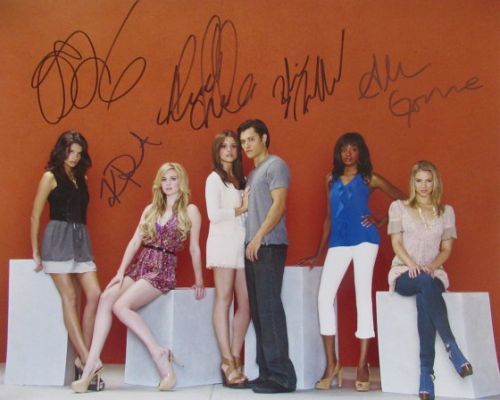 The Lying Game Cast Signed Photo - 11x14